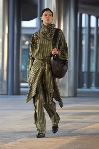 Look 29